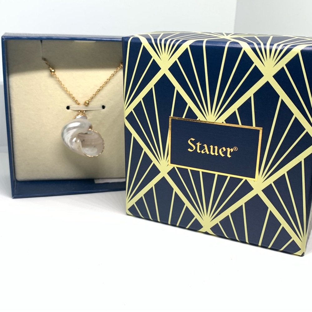 New in box Stauer Oceanus Poseidon Shell Necklace gold plated stainless steel